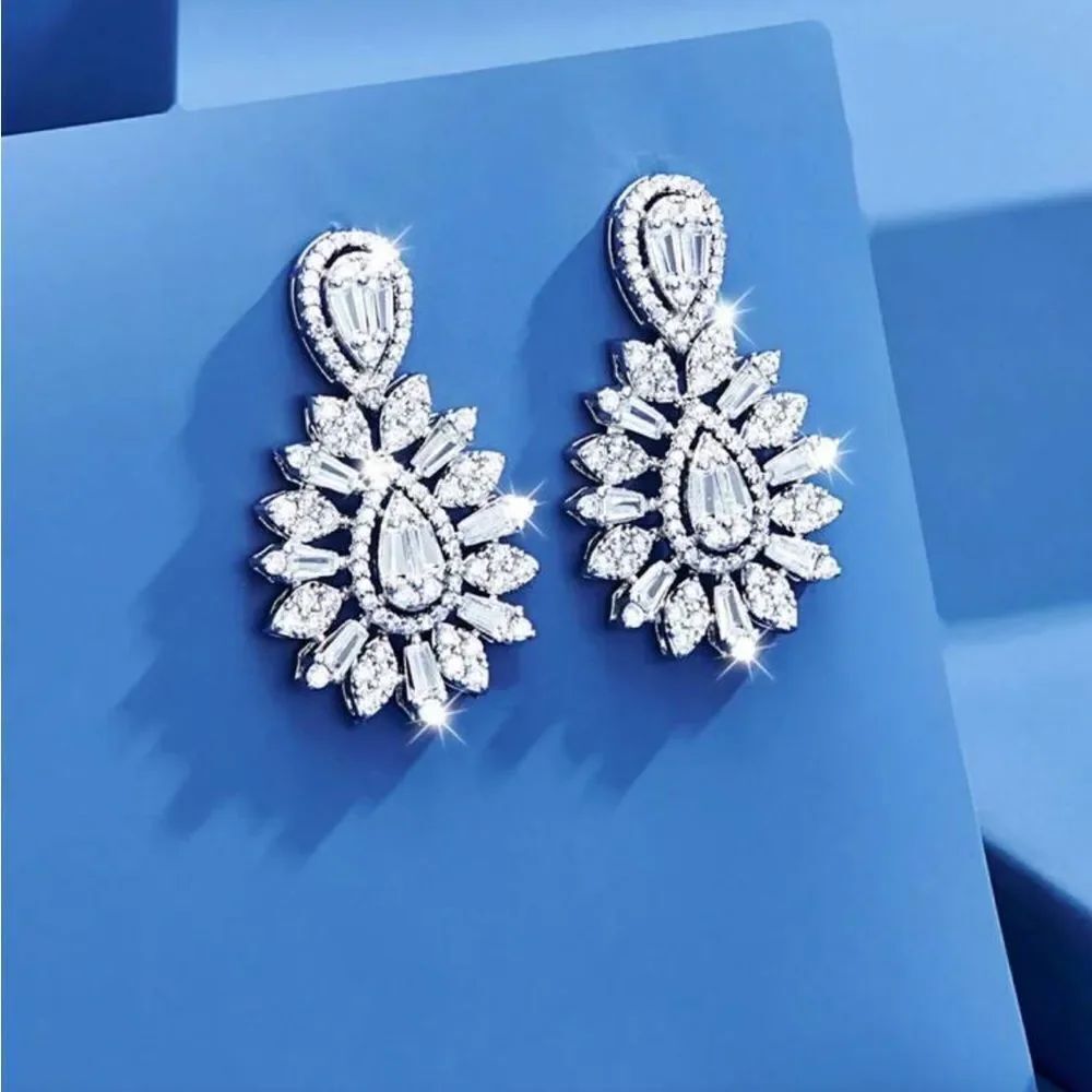 Crystal DropβEarringsβQ576